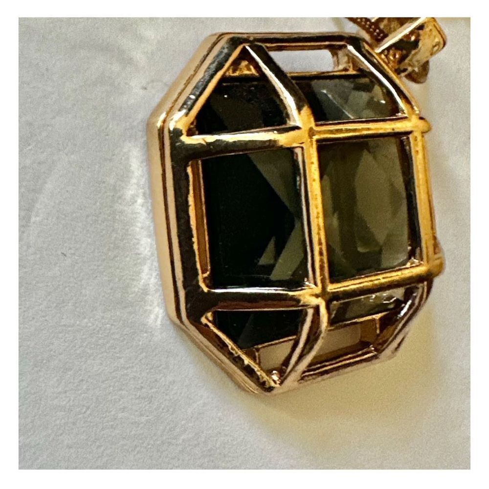 Gold tone pendant necklace with crystal inside - Picture 8 of 11